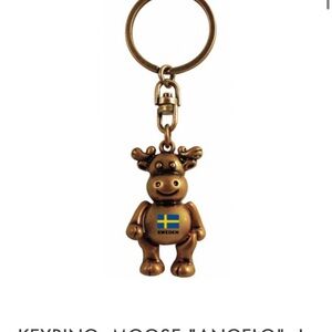 Bronze-Tone Moose Keychain with Sweden Flag